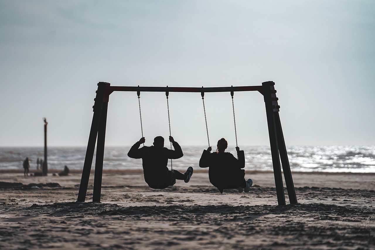 beach, swing, couple-7546731.jpg